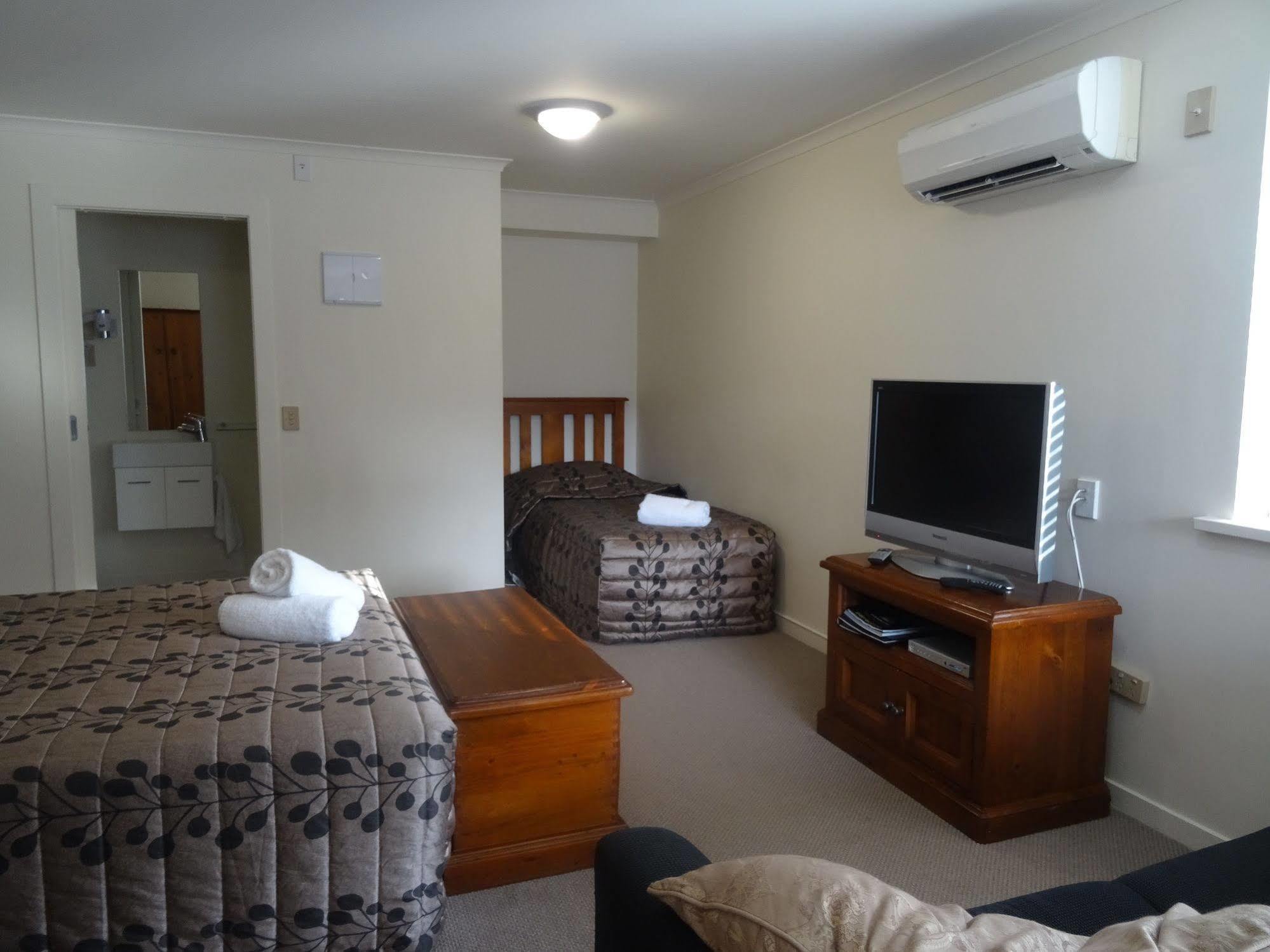 Sahara Motels Dunedin Exterior foto